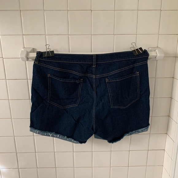 Old navy jean shorts - Picture 2 of 4